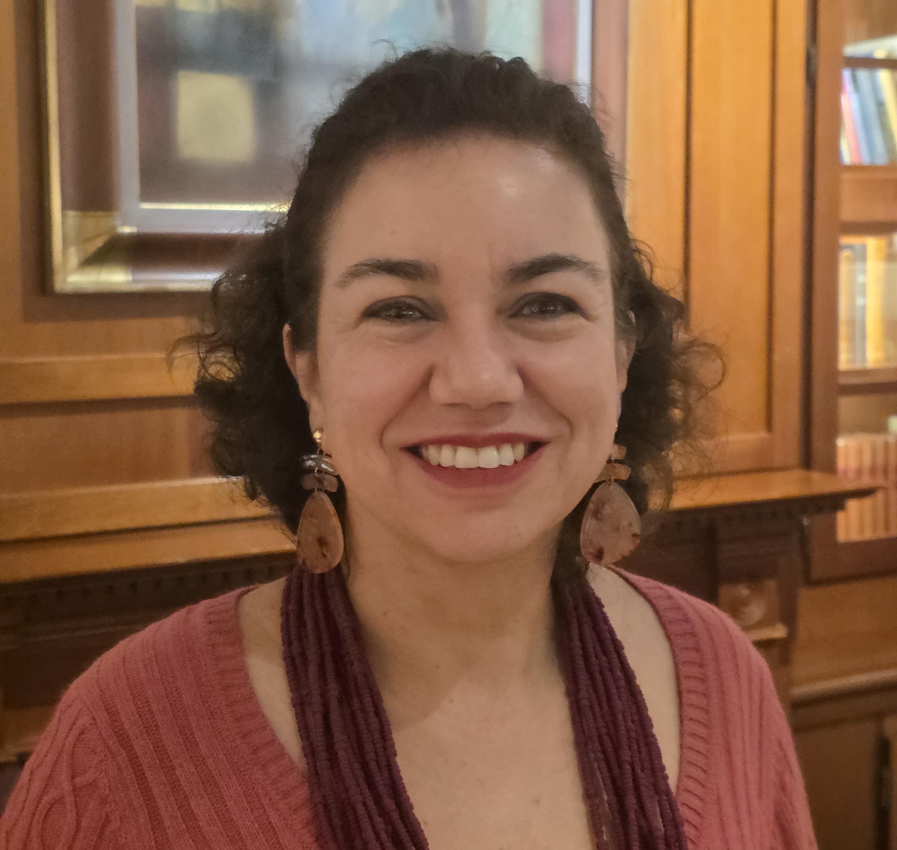 Portrait of Mara, founder of Living Bloom